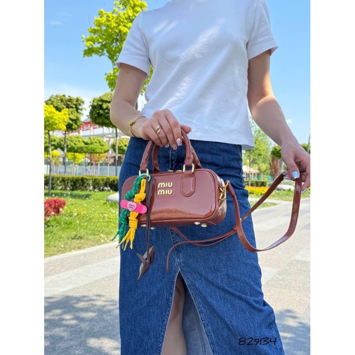 Сумка жіноча з брилками натуральна шкіра лак Чорна, Кемел