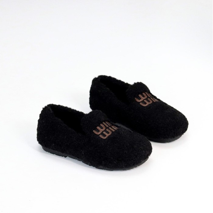 Кросівки/автоледі жіночі матеріал-хутро колір-чорний деми на 35р.