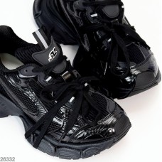 Кросівки жіночі натуральна шкіра чорні на 37р