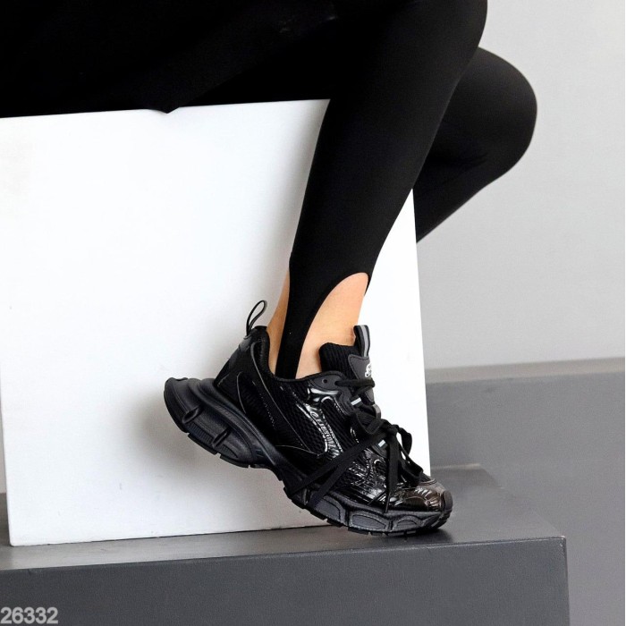 Кросівки жіночі натуральна шкіра чорні на 37р