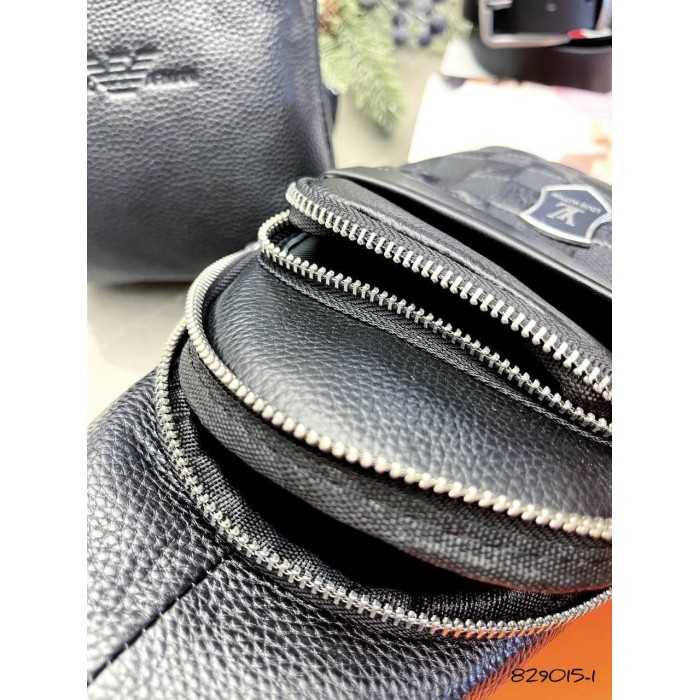 Сумка чоловіча кросбоді 3 відділення натуральна шкіра Чорна