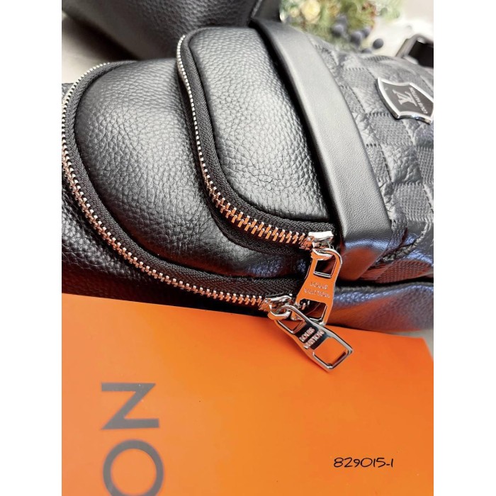 Сумка чоловіча кросбоді 3 відділення натуральна шкіра Чорна