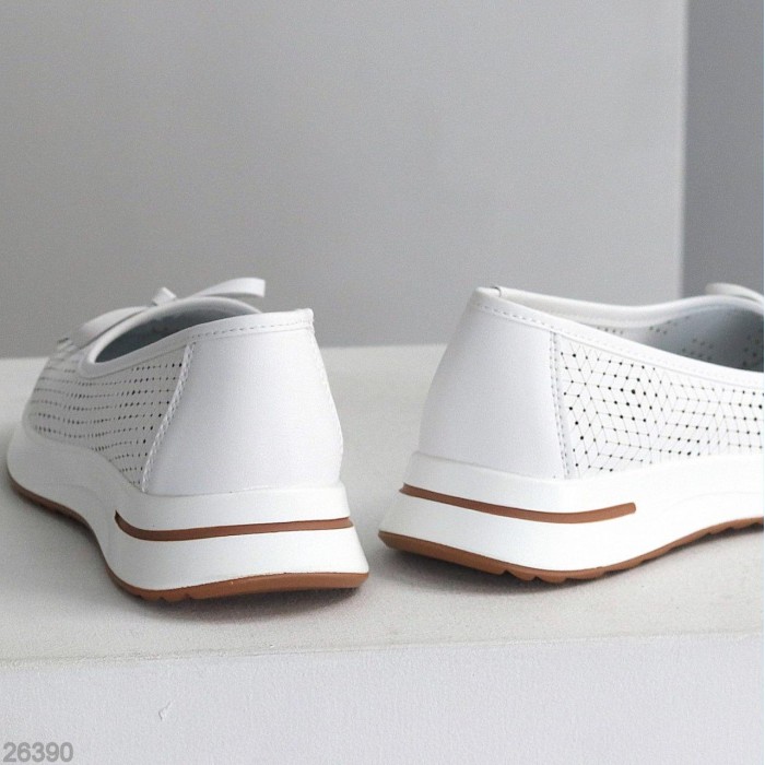 Балетки жіночі натуральна шкіра білі 36,38,39.41р