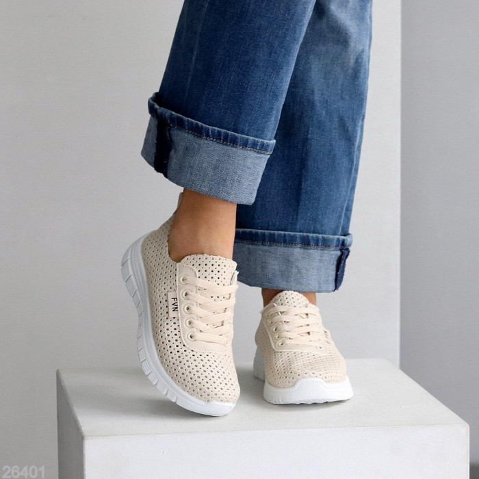 КросІвки жіночі еко-шкіра колір-беж 36,37,38,39,41р.