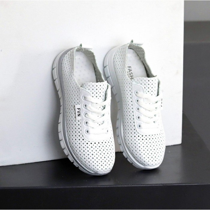 Кросівки жіночі еко-шкіра колір-білий 38,39,40р