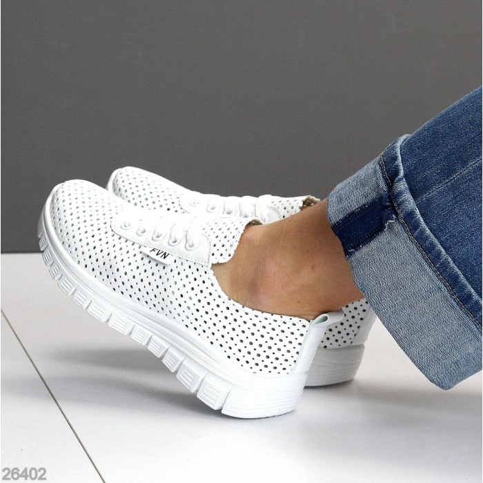 Кросівки жіночі еко-шкіра колір-білий 38,39,40р