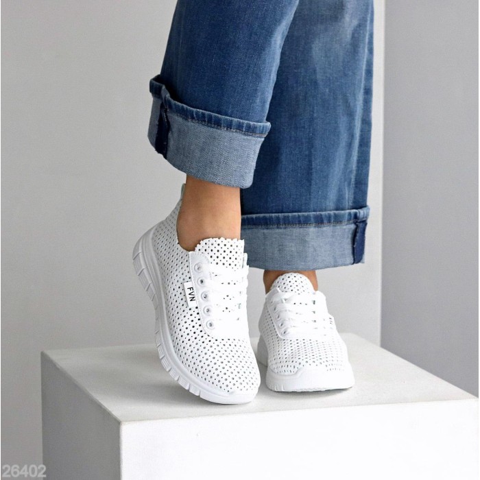 Кросівки жіночі еко-шкіра колір-білий 38,39,40р