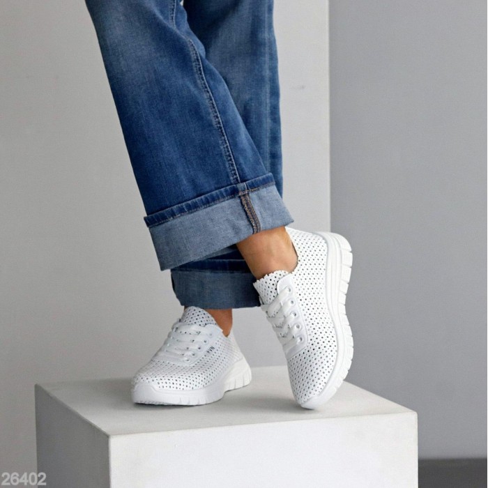 Кросівки жіночі еко-шкіра колір-білий 38,39,40р