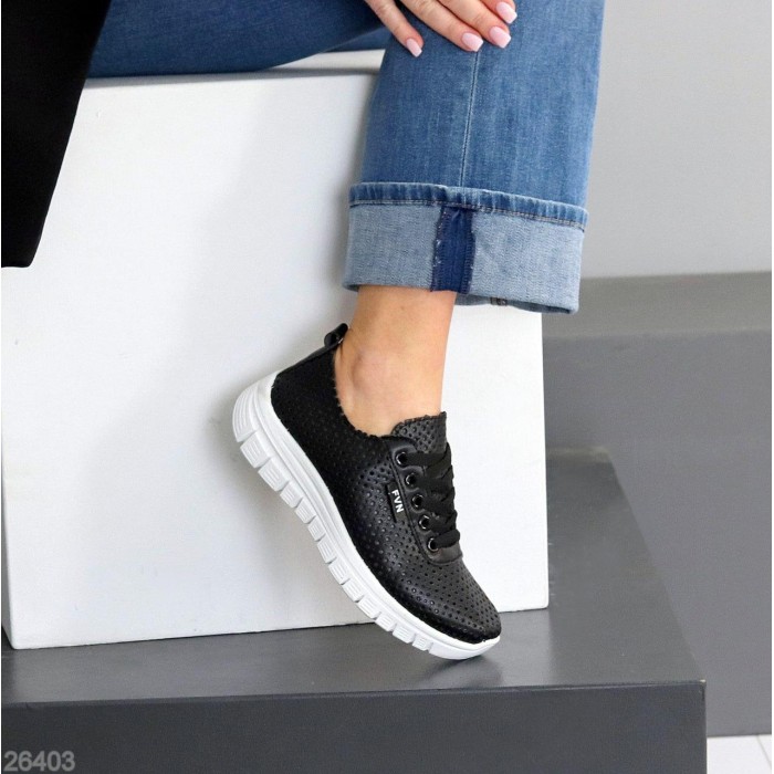 Кросівки жіночі еко-шкіра колір-чорний 36,37,38,39,41р