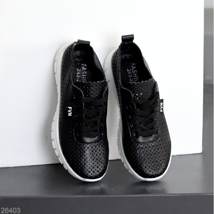 Кросівки жіночі еко-шкіра колір-чорний 36,37,38,39,41р