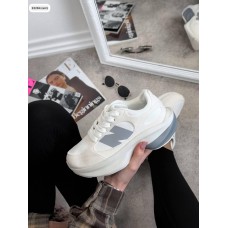 Кросівки жіночі комбіновані натуральна замша/ щкіра молочні  на 37,38,39,40р