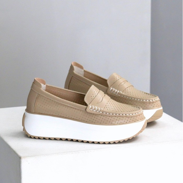 Лофери жіночі натуральна шкіра колір-беж 36,39,40,41р