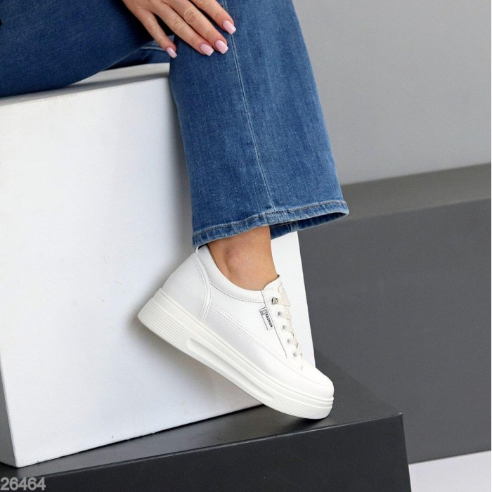 Кроссовки женские натуральная-кожа цвет-белый на 35.5,36,37,38,39р.