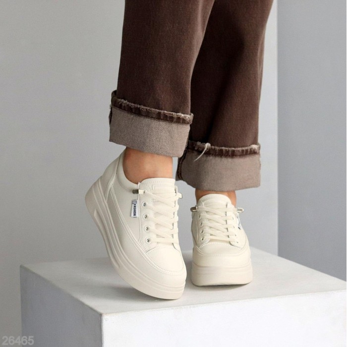 Кросівки жіночі натуральна шкіра колір беж на 35,35.5,36,37,38,39р