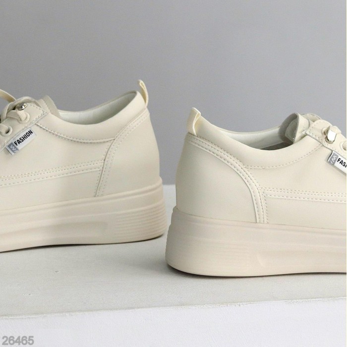 Кросівки жіночі натуральна шкіра колір беж на 35,35.5,36,37,38,39р