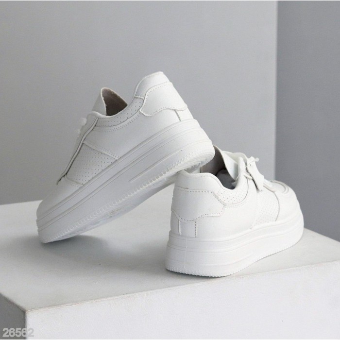 Кросівки жіночі натуральна шкіра білі на 35.5,36,37,38,39р.