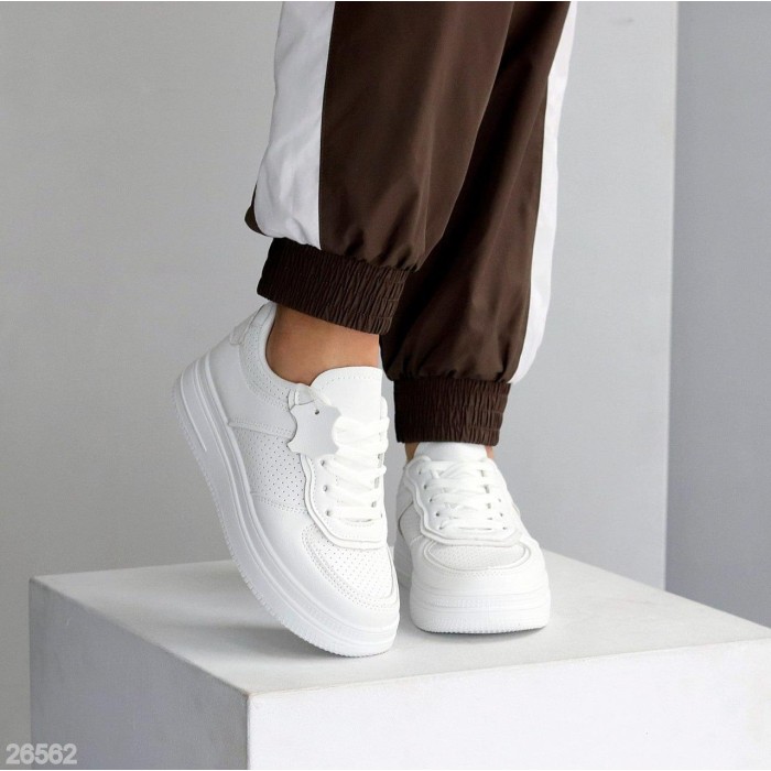 Кросівки жіночі натуральна шкіра білі на 35.5,36,37,38,39р.