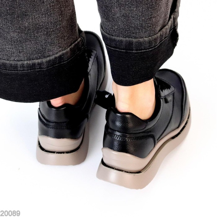 Кросівки жіночі натуральна шкіра чорні 36,39р