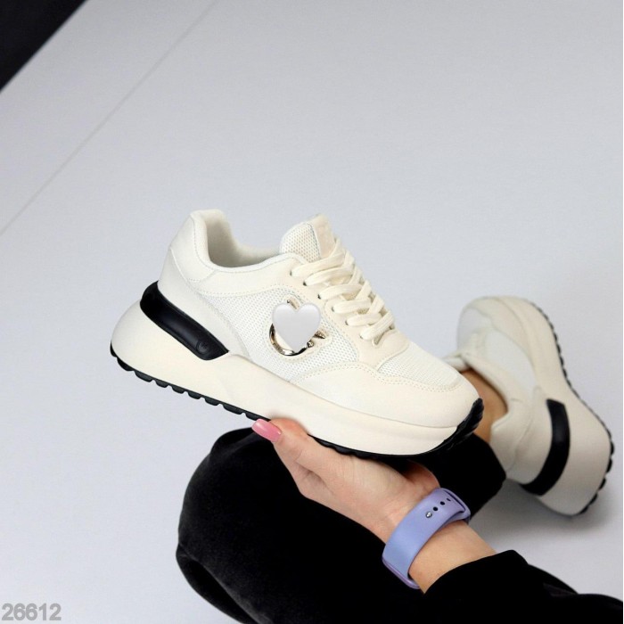 Кросівки жіночі натуральна шкіра колір беж на 36,37,38,39р