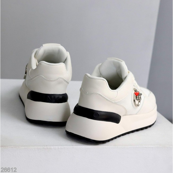 Кросівки жіночі натуральна шкіра колір беж на 36,37,38,39р