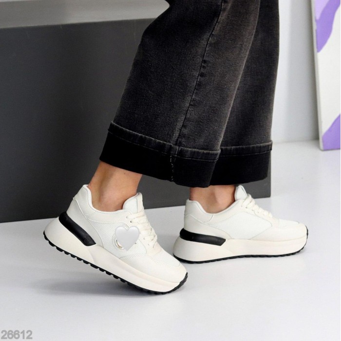 Кросівки жіночі натуральна шкіра колір беж на 36,37,38,39р