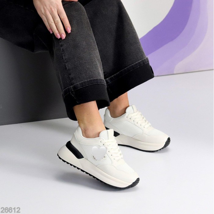 Кросівки жіночі натуральна шкіра колір беж на 36,37,38,39р