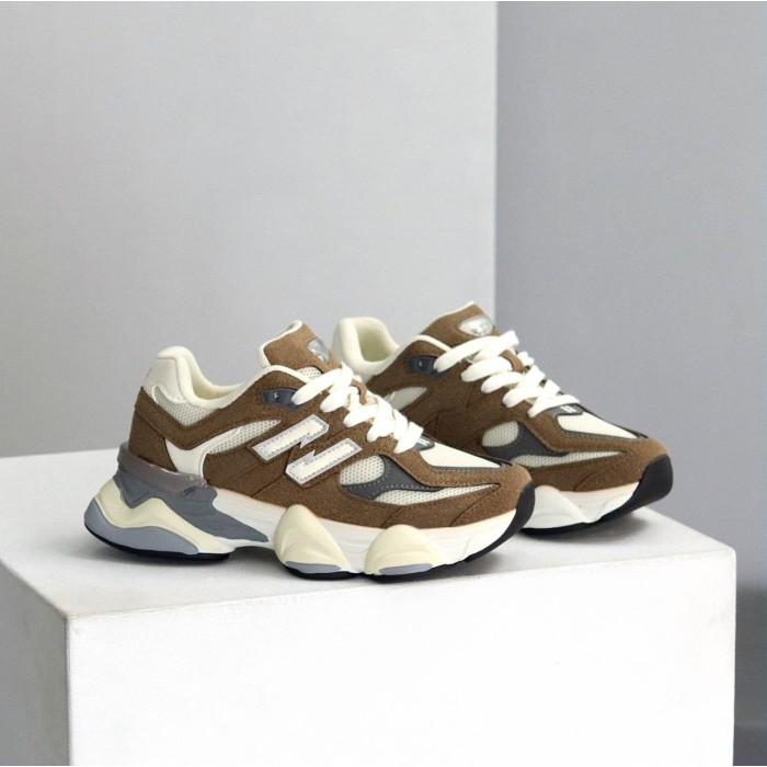 КросІвки жіночі еко-шкіра/еко-замша колір-беж на 35.5,36,37,39р.