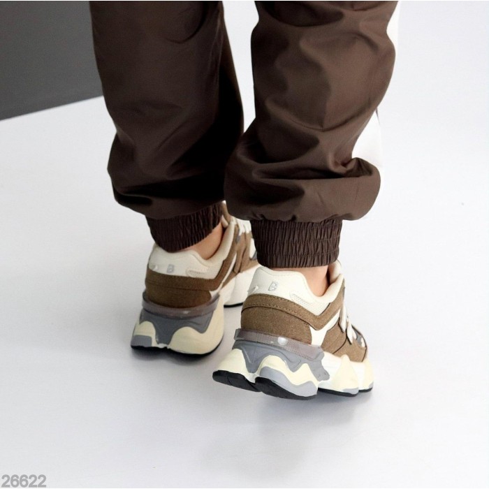 КросІвки жіночі еко-шкіра/еко-замша колір-беж на 35.5,36,37,39р.