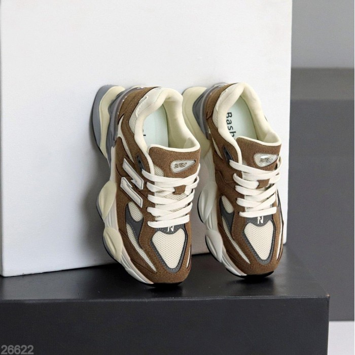 КросІвки жіночі еко-шкіра/еко-замша колір-беж на 35.5,36,37,39р.