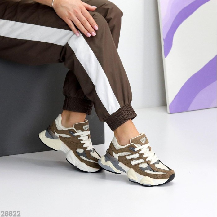 КросІвки жіночі еко-шкіра/еко-замша колір-беж на 35.5,36,37,39р.